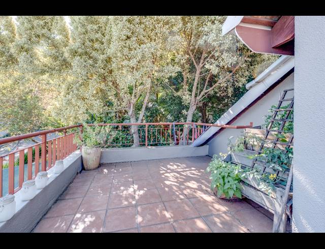 2 BEDROOM SECTIONAL TITLE FOR SALE IN DOUGLASDALE